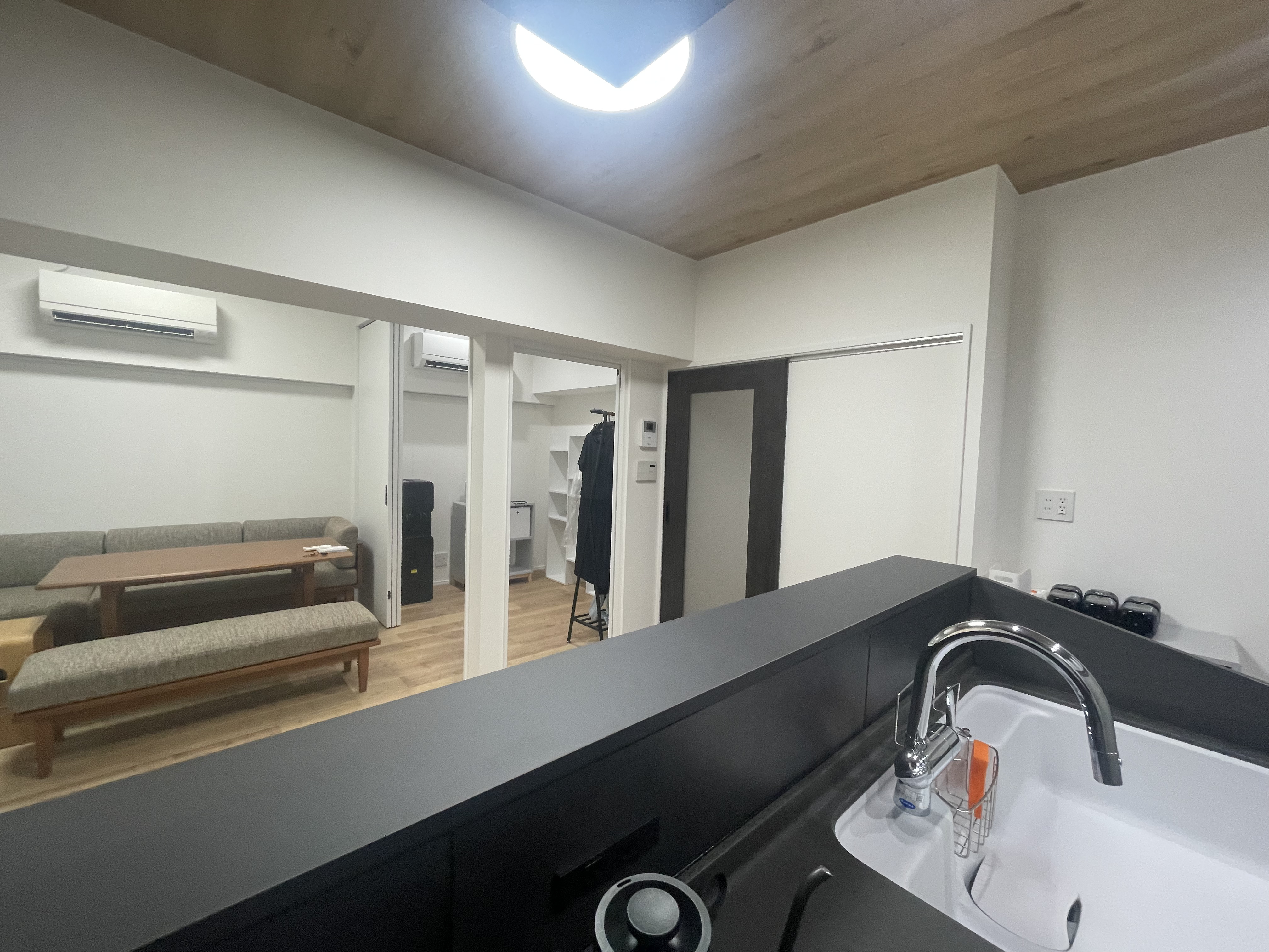 3LDK状態のお部屋。画面奥に間仕切り扉を設置し、もう1部屋増設しました。